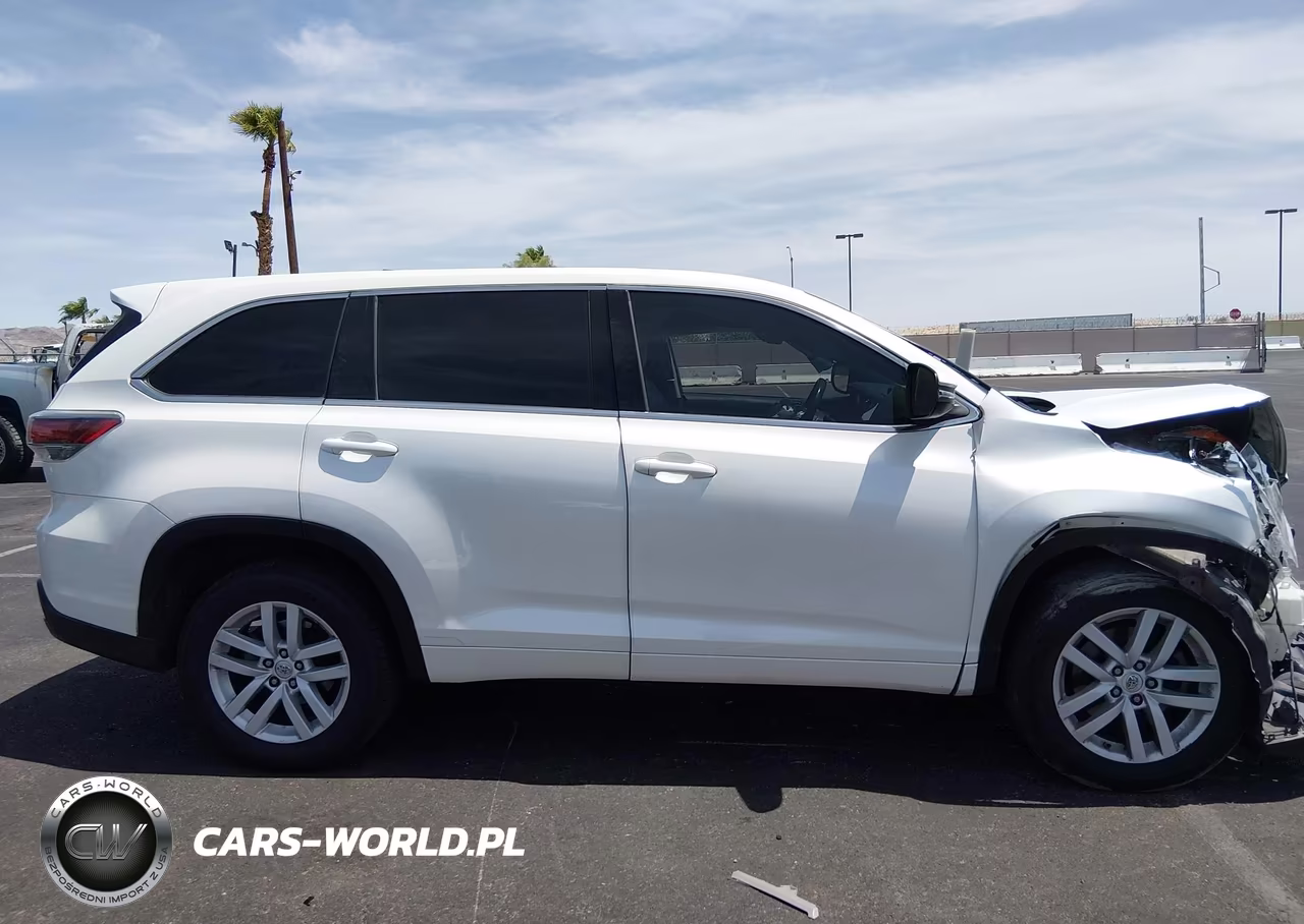 2015 Toyota Highlander Le V6 VIN:5TDZKRFHXFS089813 - 13