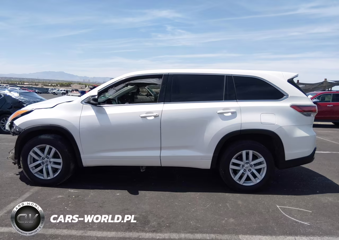 2015 Toyota Highlander Le V6 VIN:5TDZKRFHXFS089813 - 14