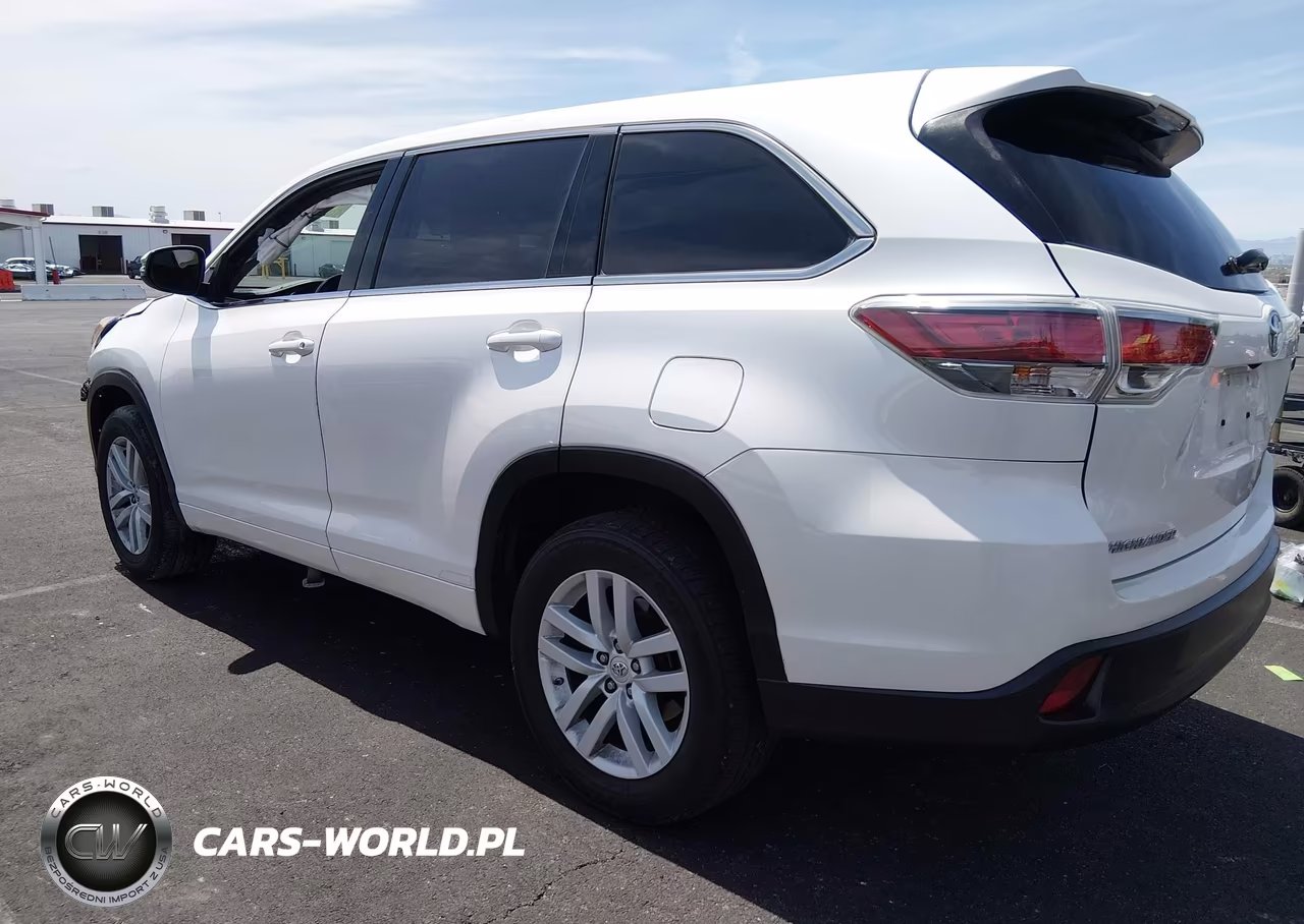 2015 Toyota Highlander Le V6 VIN:5TDZKRFHXFS089813 - 3