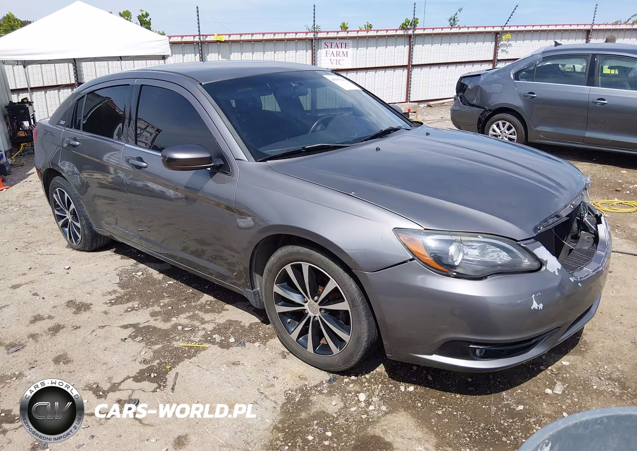 2014 Chrysler 200 Touring VIN:1C3CCBBBXEN197725 - 1
