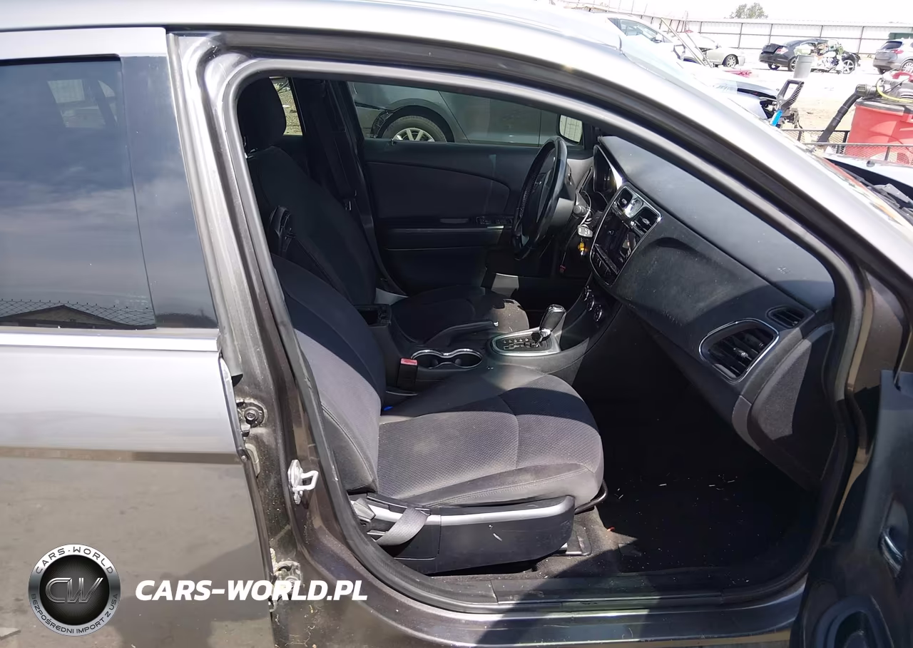 2014 Chrysler 200 Touring VIN:1C3CCBBBXEN197725 - 5
