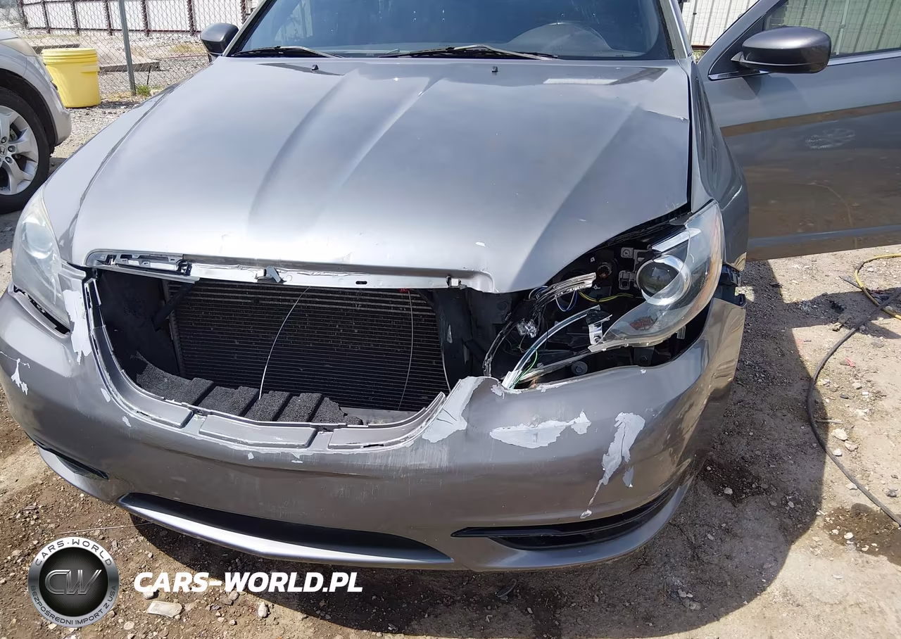 2014 Chrysler 200 Touring VIN:1C3CCBBBXEN197725 - 6