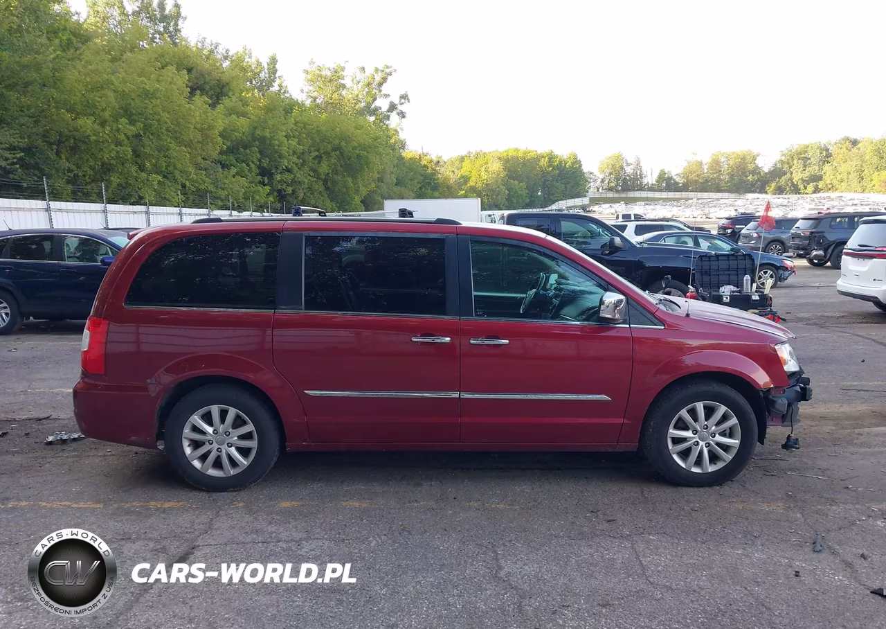 2015 Chrysler Town & Country Limited Platinum VIN:2C4RC1GG9FR711251 - 13