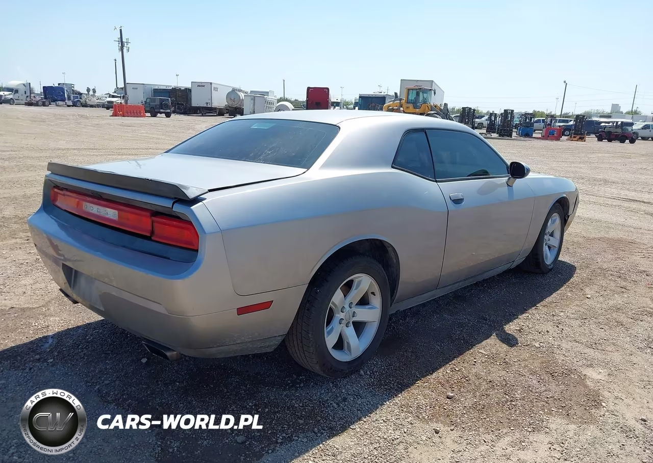 2013 Dodge Challenger Sxt VIN:2C3CDYAG7DH561927 - 4