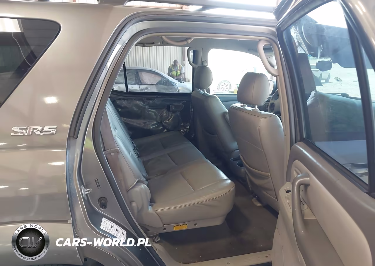 2005 Toyota Sequoia Sr5 V8 VIN:5TDZT34AX5S242429 - 8