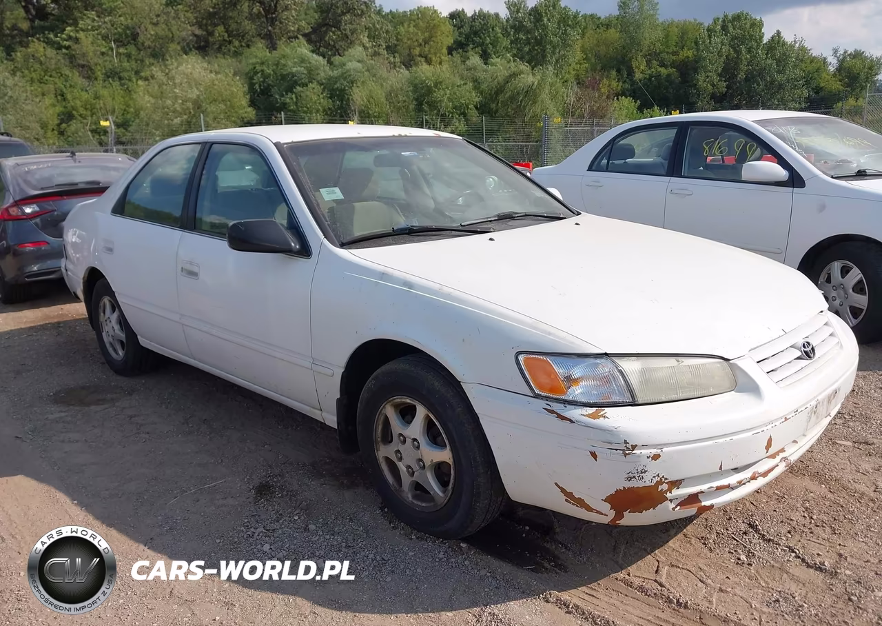 1998 Toyota Camry Le – zdjęcie 1 z 11