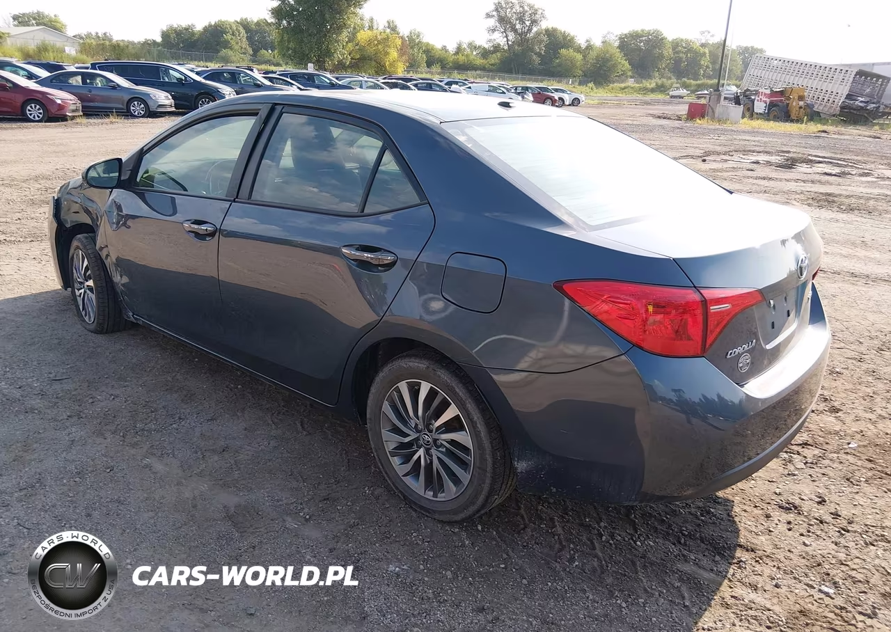 2018 Toyota Corolla Xle VIN:5YFBURHE2JP787073 - 3