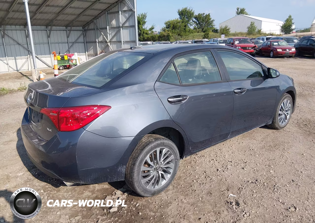 2018 Toyota Corolla Xle VIN:5YFBURHE2JP787073 - 4