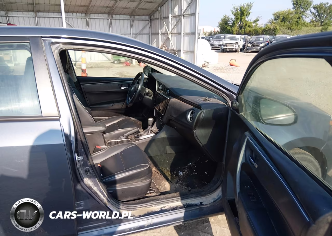 2018 Toyota Corolla Xle VIN:5YFBURHE2JP787073 - 5