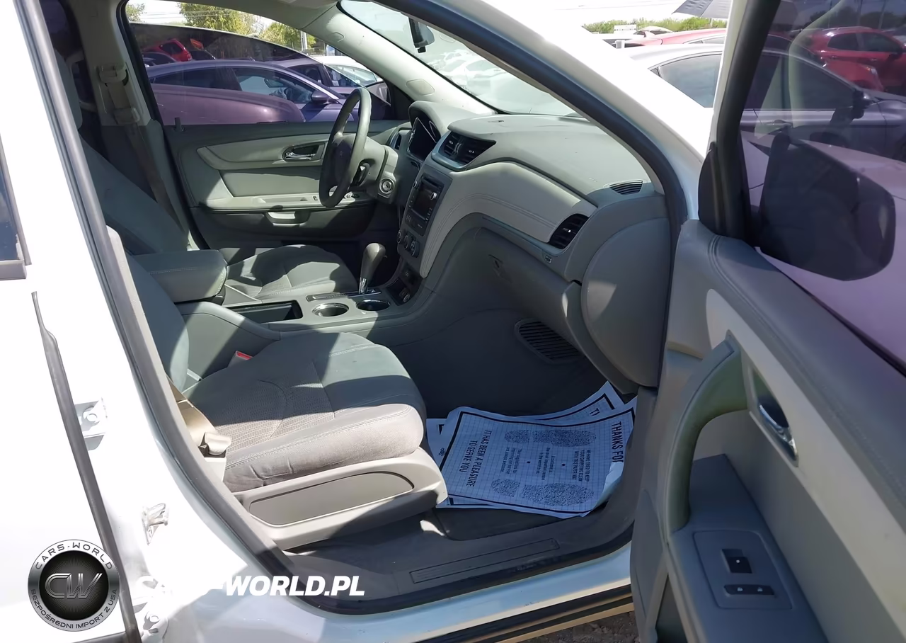 2017 Chevrolet Traverse Ls VIN:1GNKRFKD6HJ150502 - 5