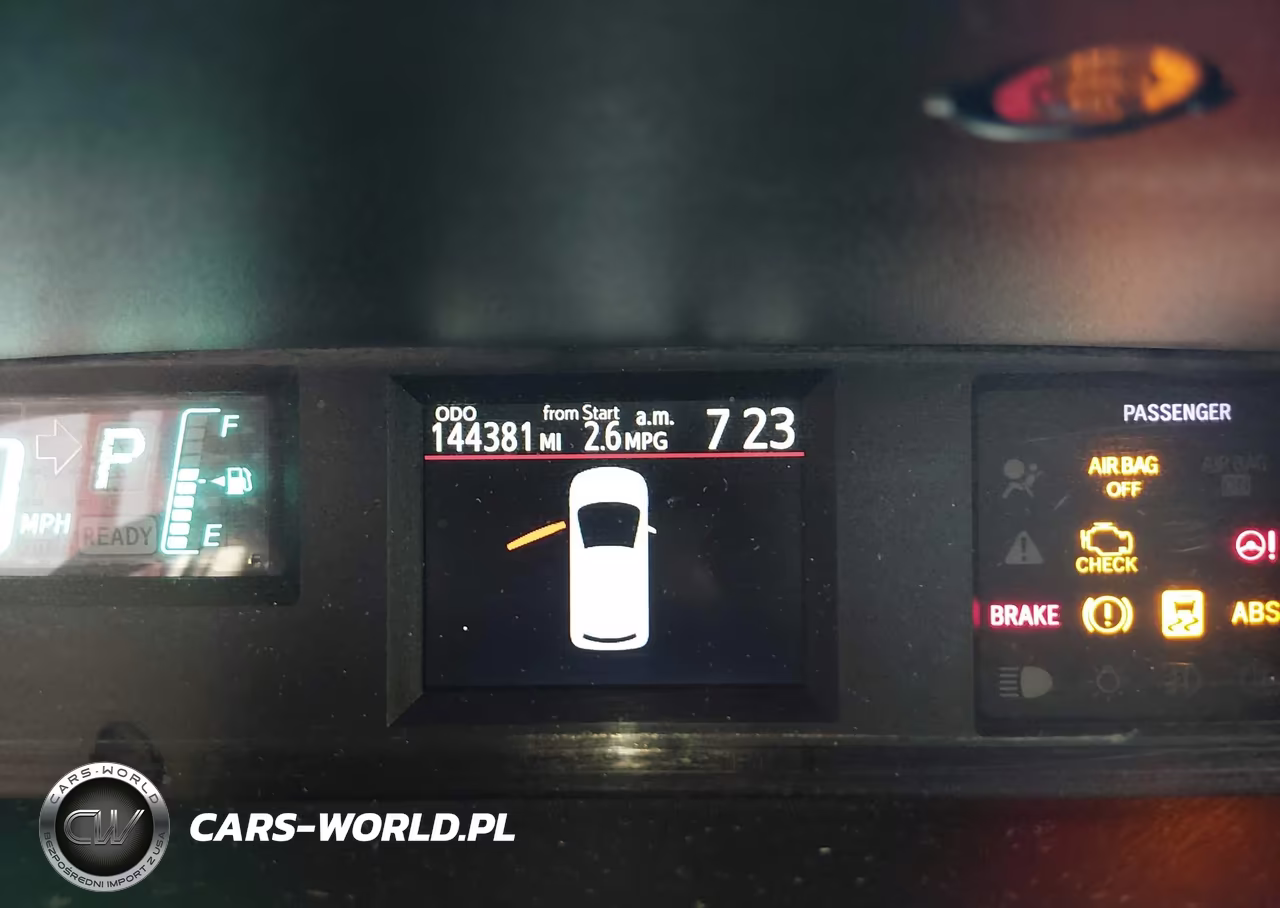 2012 Toyota Prius C Two VIN:JTDKDTB3XC1509422 - 15