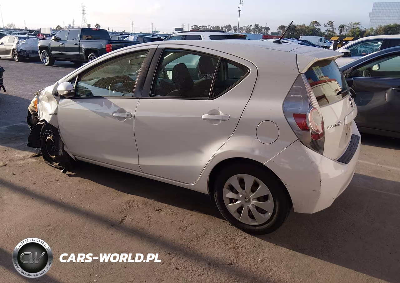2012 Toyota Prius C Two VIN:JTDKDTB3XC1509422 - 3