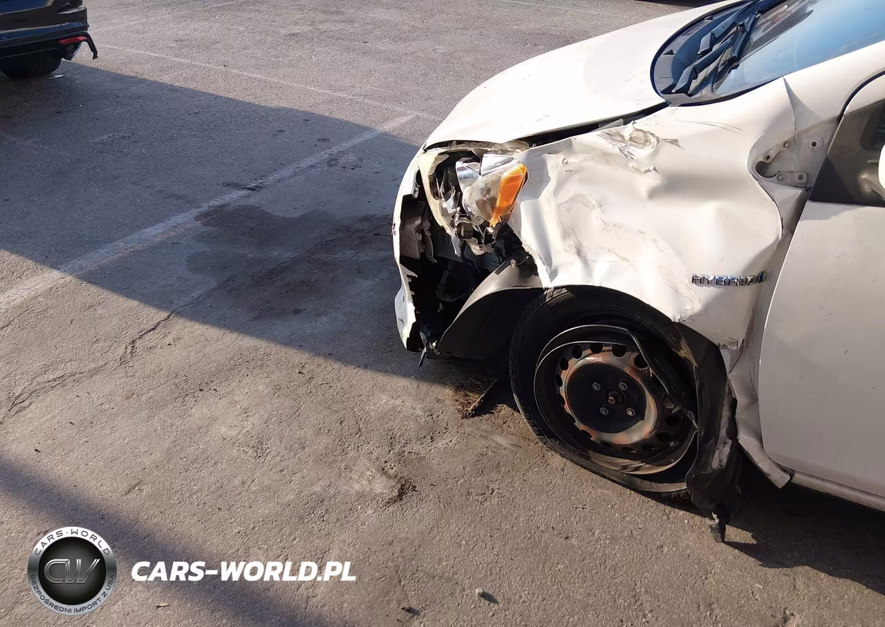 2012 Toyota Prius C Two VIN:JTDKDTB3XC1509422 - 6