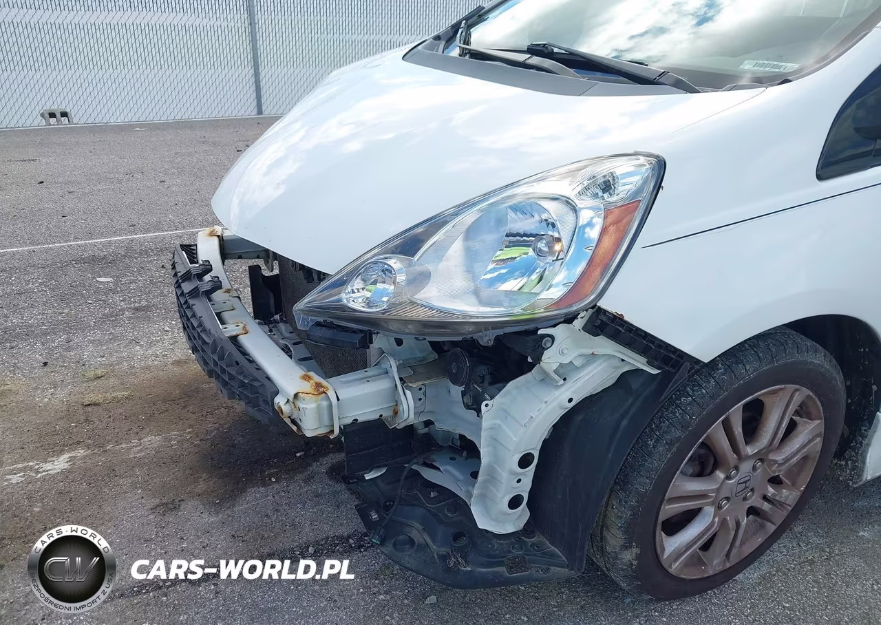 2010 Honda Fit Sport VIN:JHMGE8H45AC019244 - 15