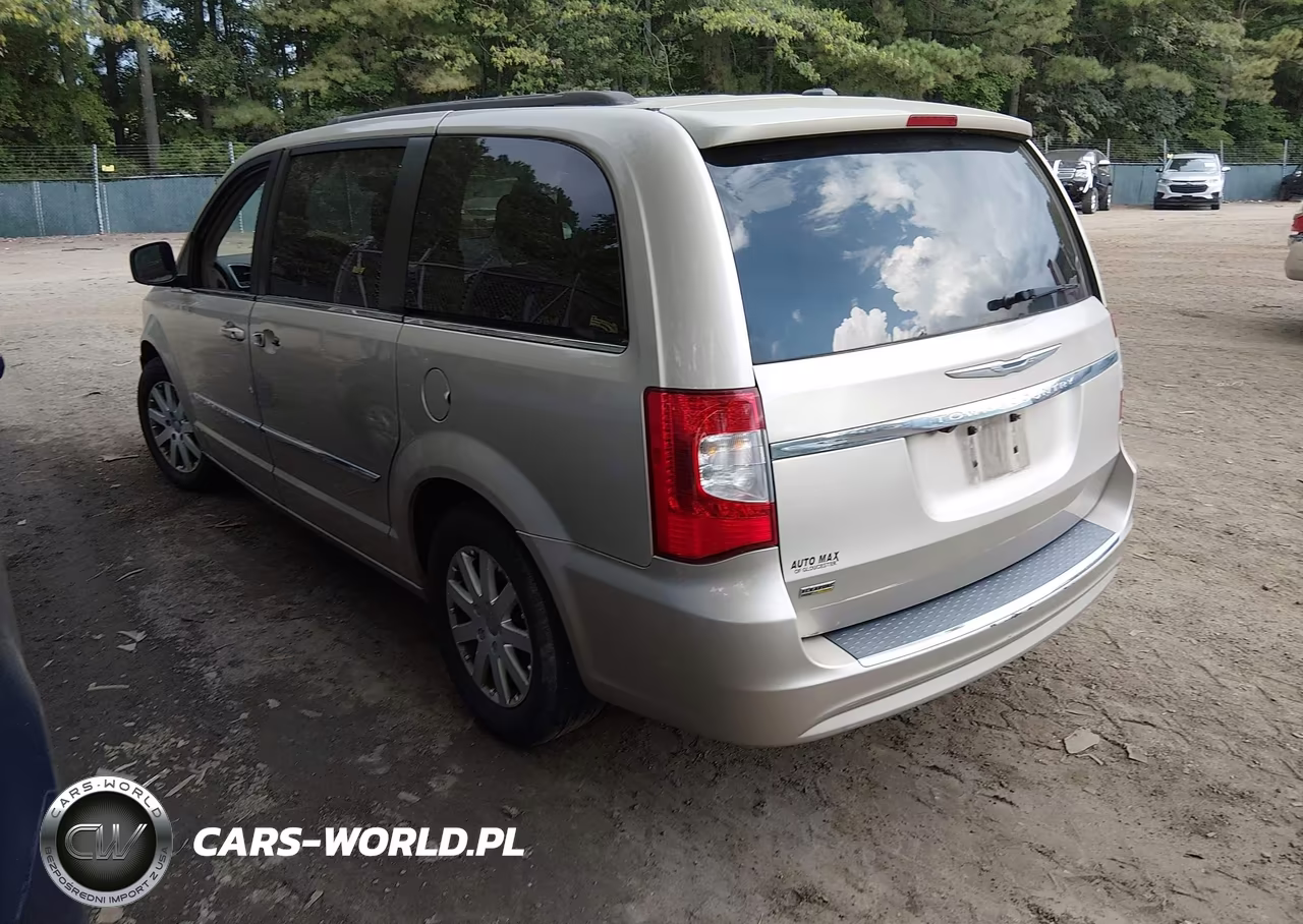 2014 Chrysler Town & Country Touring VIN:2C4RC1BGXER440755 - 3