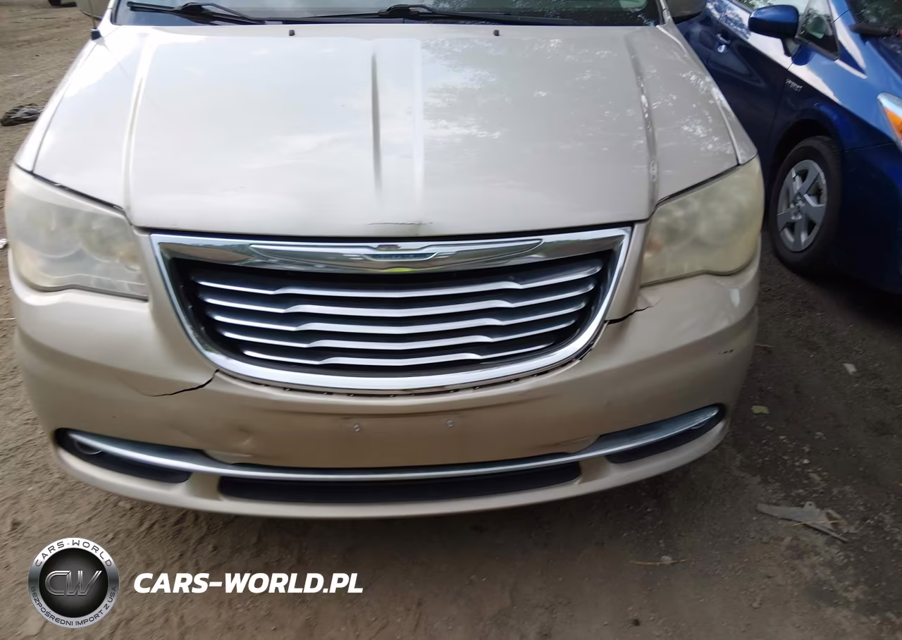 2014 Chrysler Town & Country Touring VIN:2C4RC1BGXER440755 - 6