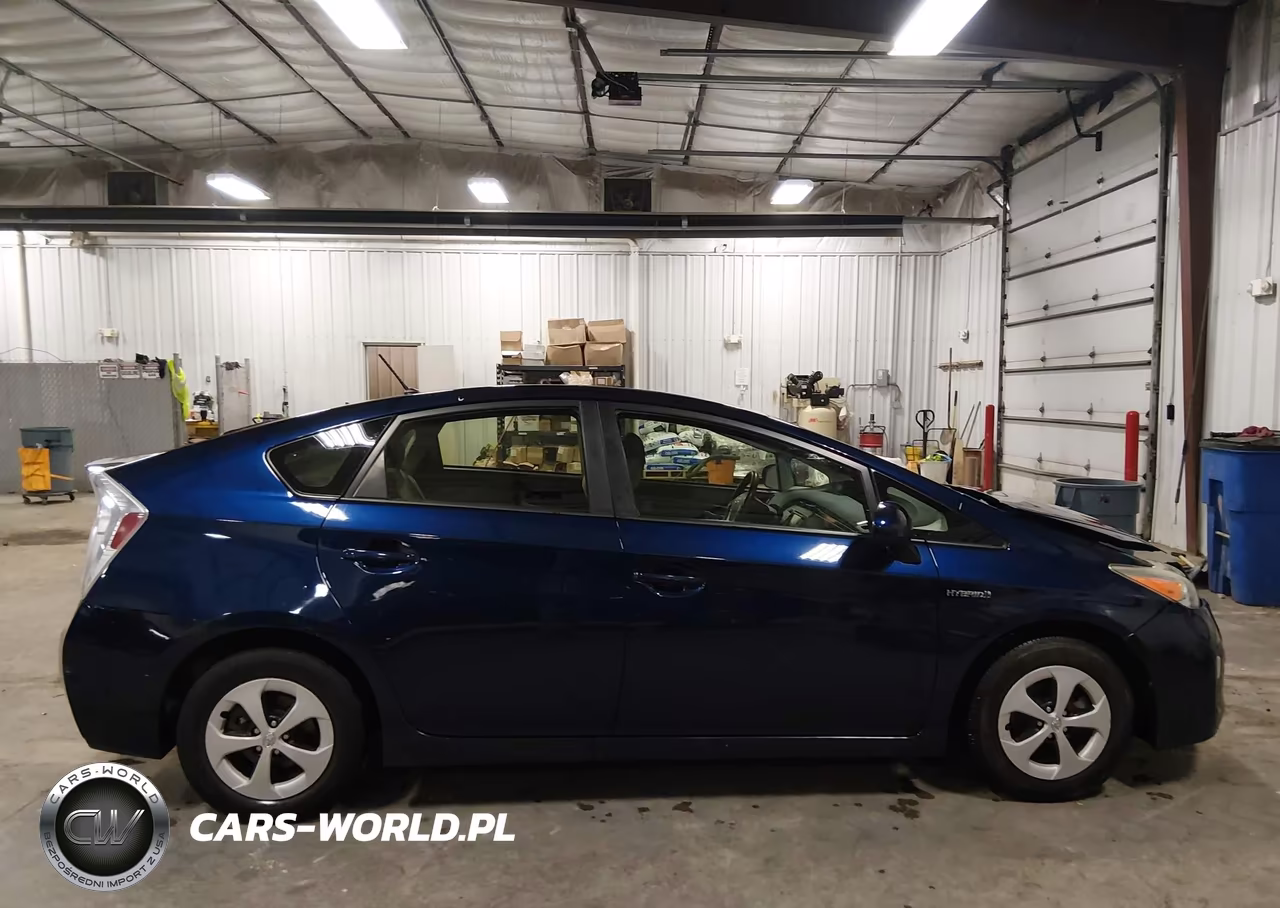 2015 Toyota Prius Two VIN:JTDKN3DU3F0413094 - 14
