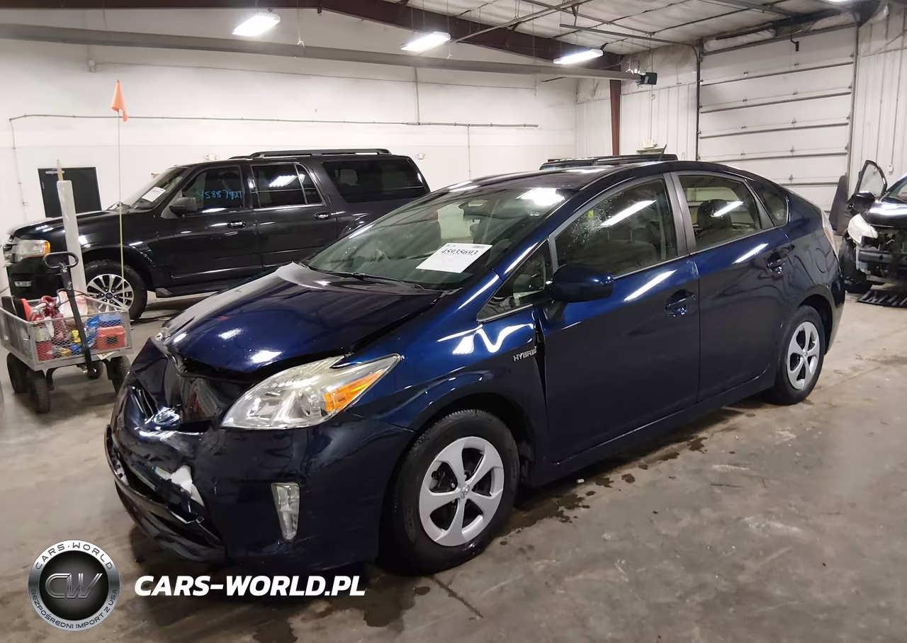 2015 Toyota Prius Two VIN:JTDKN3DU3F0413094 - 2