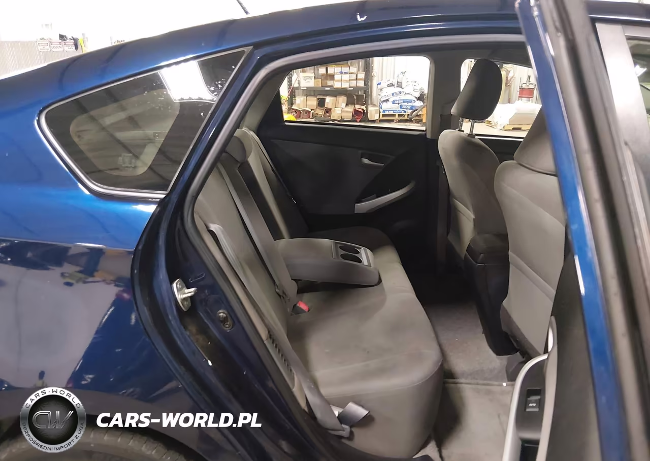 2015 Toyota Prius Two VIN:JTDKN3DU3F0413094 - 8