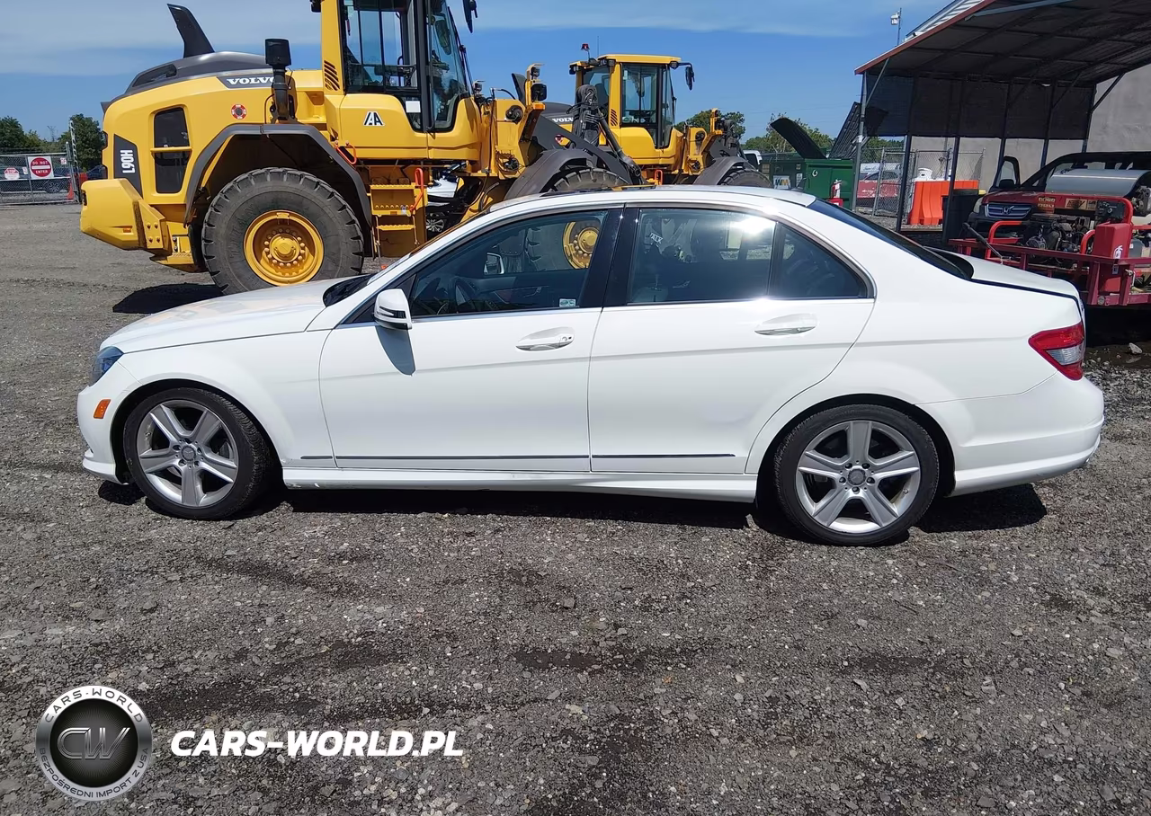 2011 Mercedes-Benz C 300 Luxury 4Matic-Sport 4Matic VIN:WDDGF8BB7BR150704 - 14