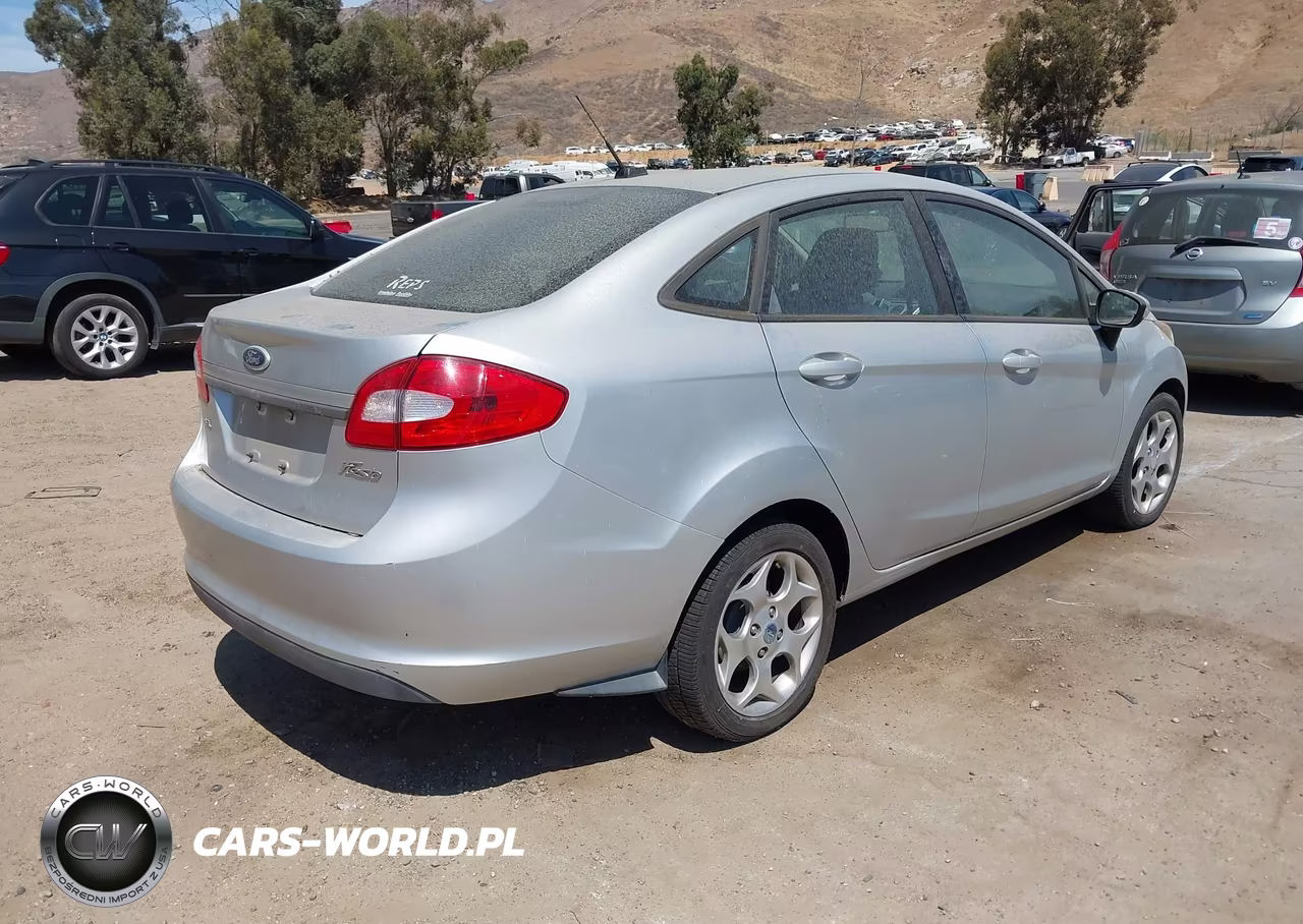 2011 Ford Fiesta Sel VIN:3FADP4CJ5BM114543 - 4