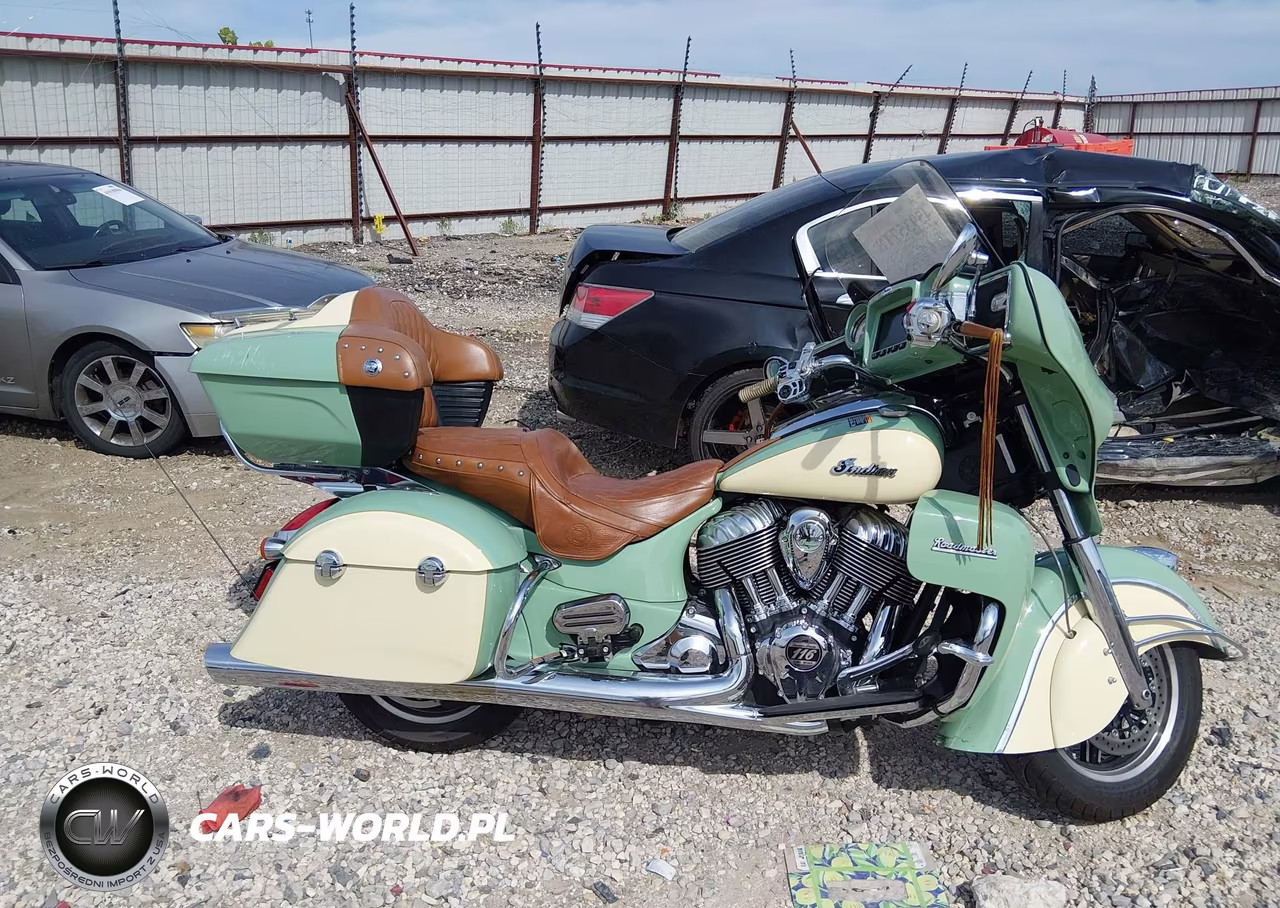 2017 Indian Motorcycle Co. Roadmaster VIN:56KTRAAA0H3349227 - 11