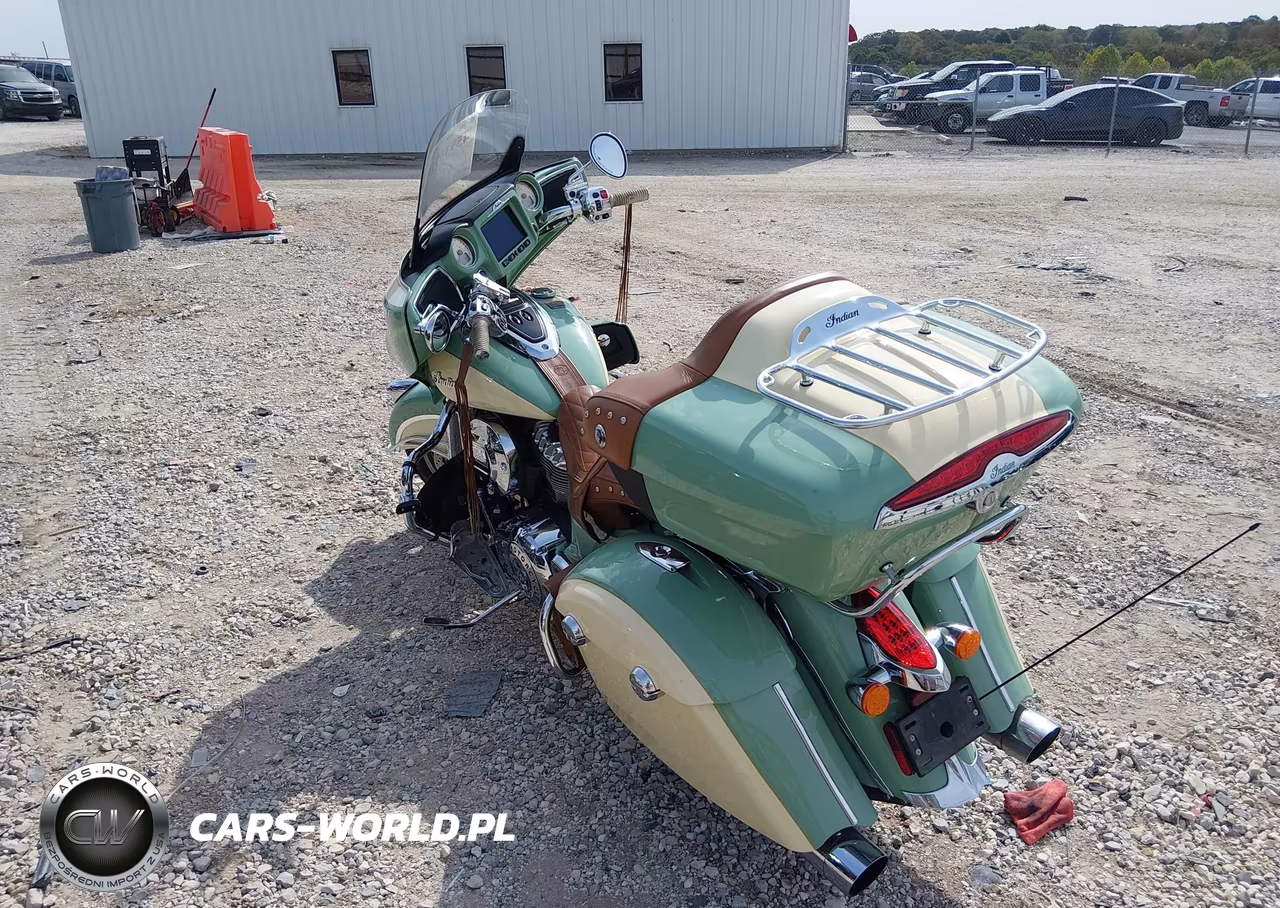 2017 Indian Motorcycle Co. Roadmaster VIN:56KTRAAA0H3349227 - 3