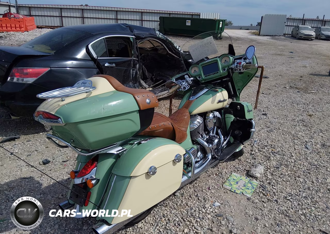 2017 Indian Motorcycle Co. Roadmaster VIN:56KTRAAA0H3349227 - 4
