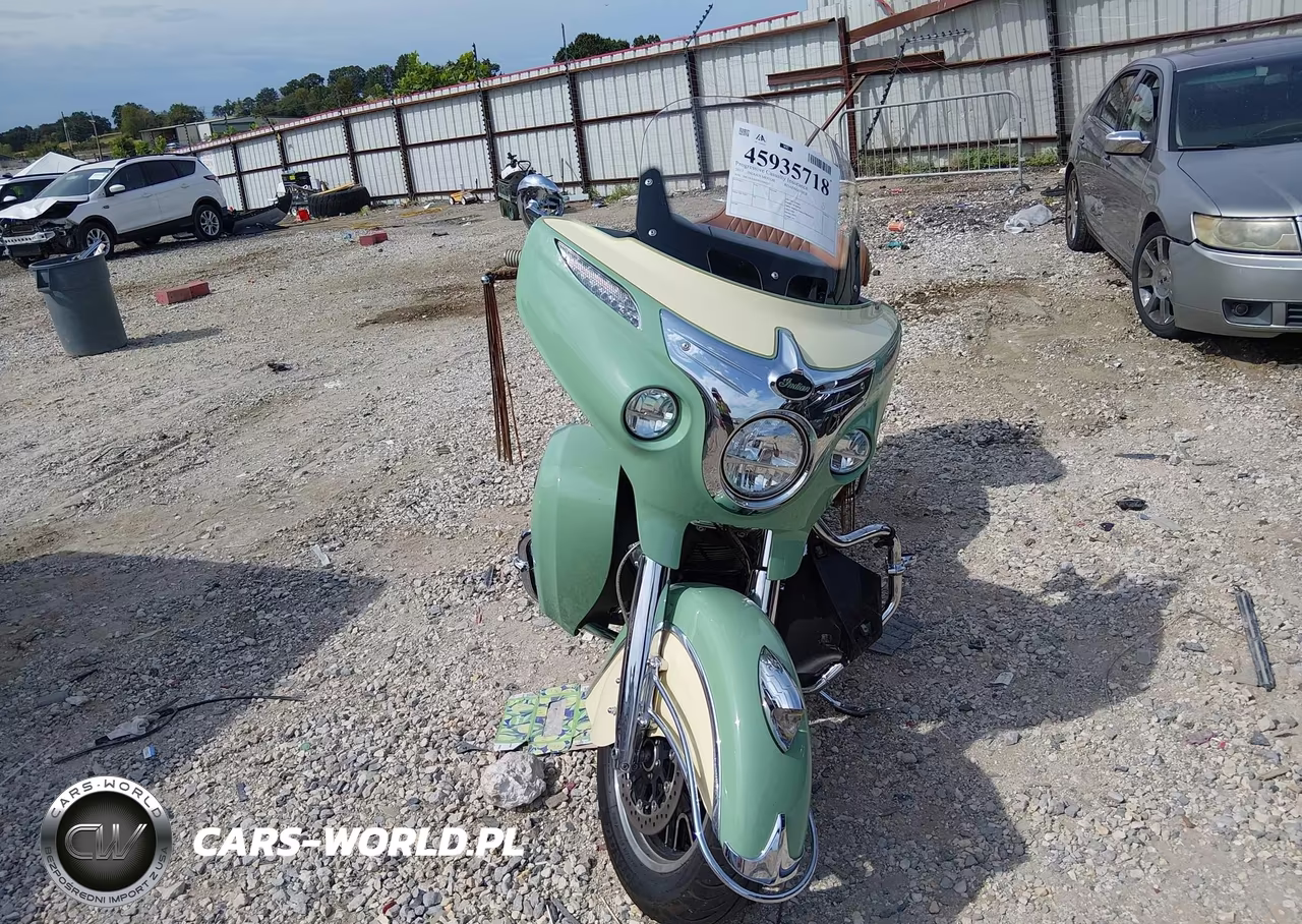 2017 Indian Motorcycle Co. Roadmaster VIN:56KTRAAA0H3349227 - 5