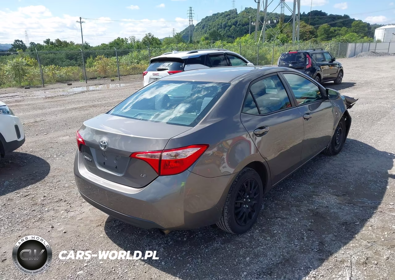 2017 Toyota Corolla Le VIN:2T1BURHE4HC804918 - 4