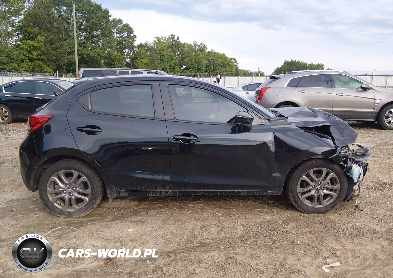2020 Toyota Yaris Le VIN:3MYDLBJV5LY701885 - 14