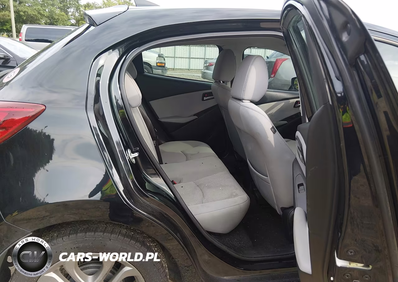 2020 Toyota Yaris Le VIN:3MYDLBJV5LY701885 - 8
