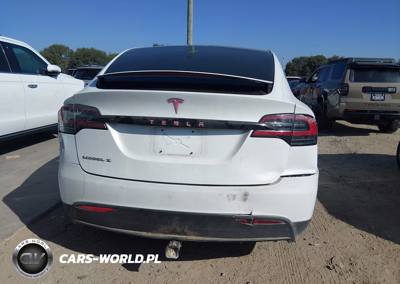 2018 Tesla Model X 100D-75D-P100D VIN:5YJXCBE20JF135526 - 17