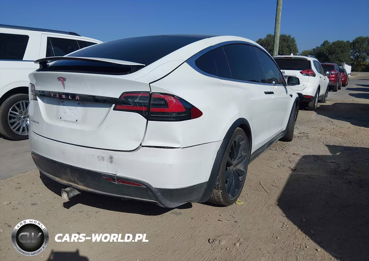 2018 Tesla Model X 100D-75D-P100D VIN:5YJXCBE20JF135526 - 4