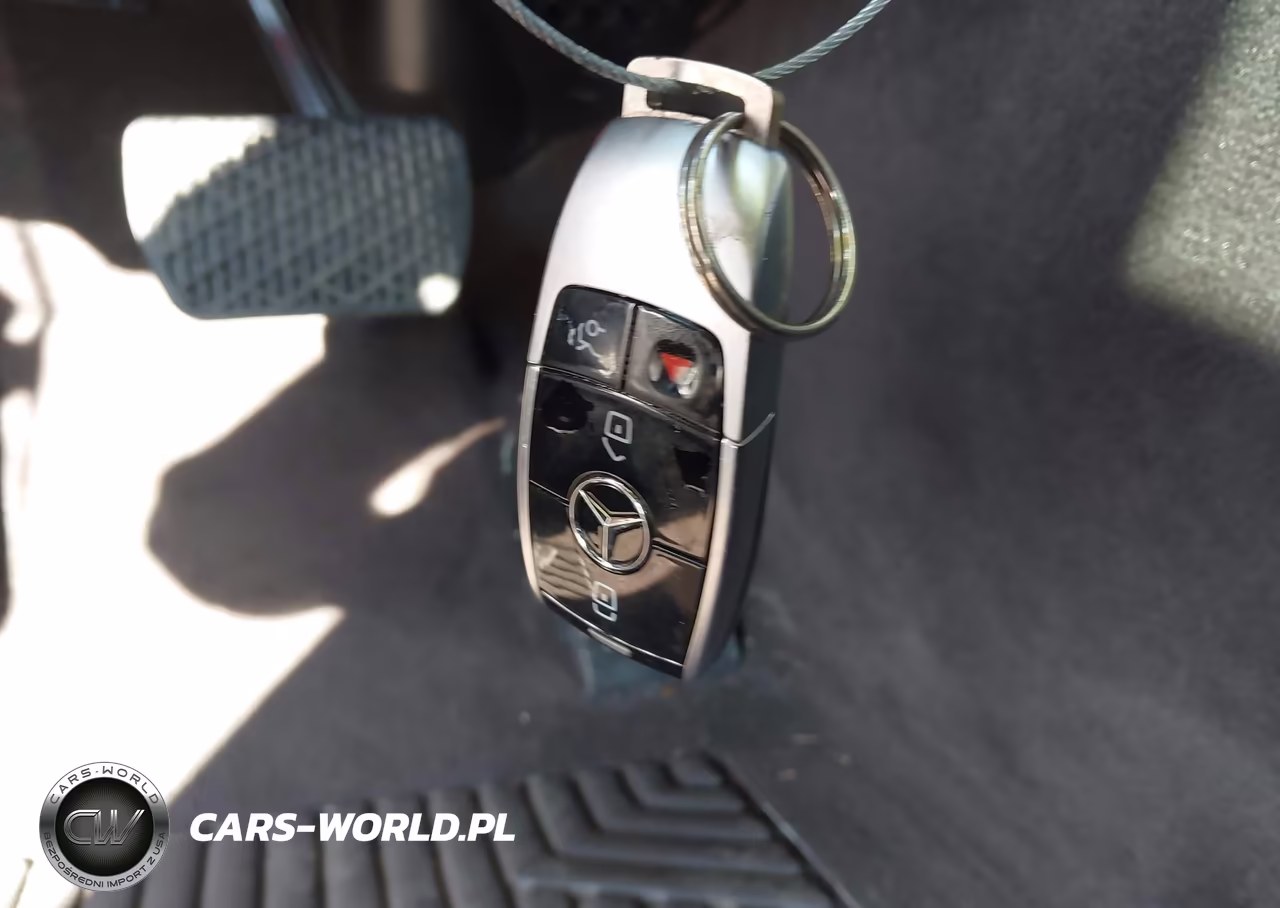 2018 Mercedes-Benz E 300 4Matic VIN:WDDZF4KBXJA440336 - 11