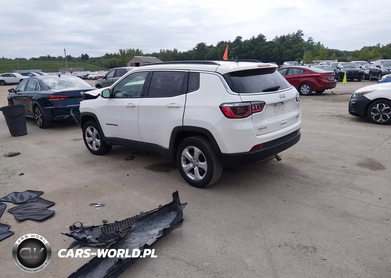 2017 Jeep New Compass Latitude 4X4 VIN:3C4NJDBB3HT642011 - 3