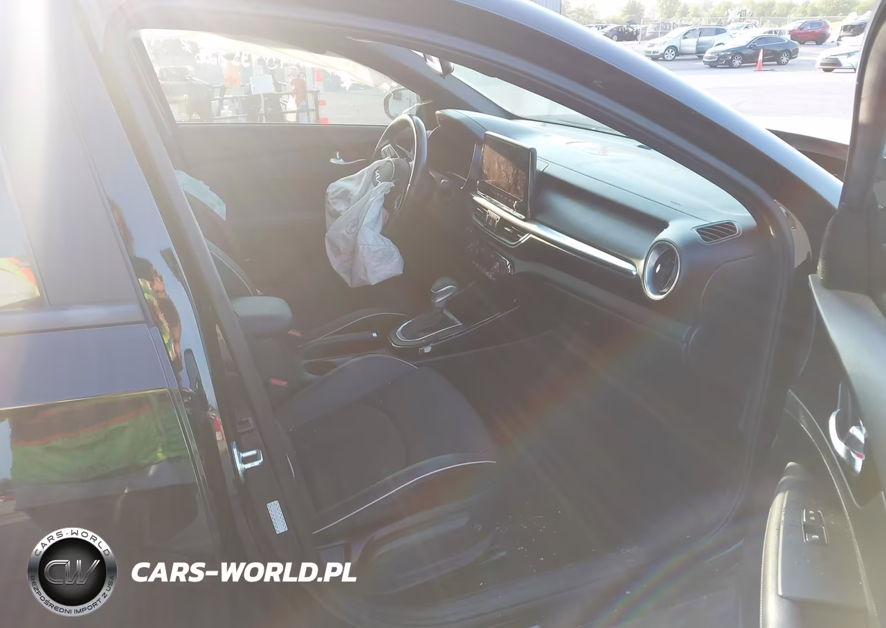 2022 Kia Forte Gt-Line VIN:3KPF54AD6NE423829 - 5