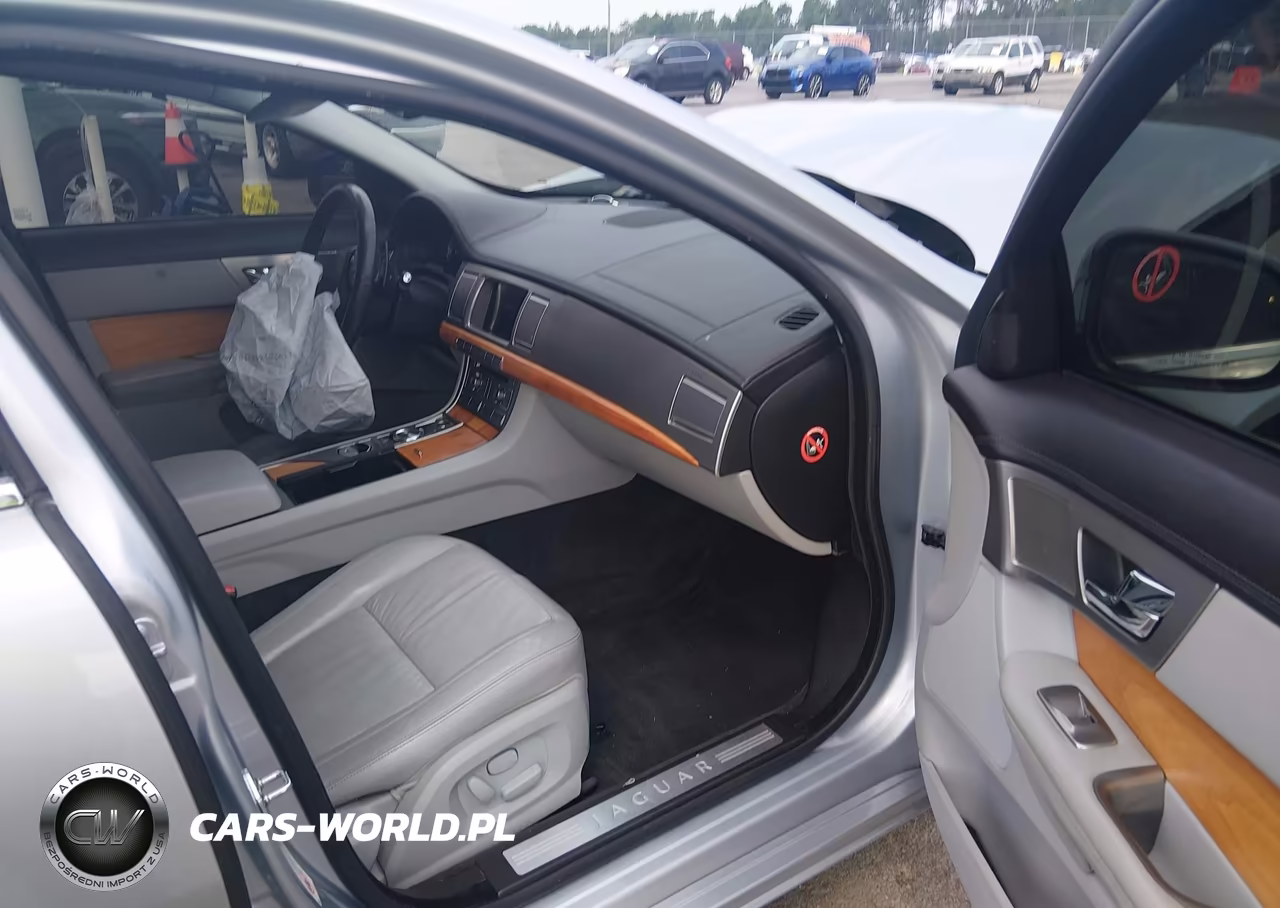2010 Jaguar Xf VIN:SAJWA0FA6AHR56627 - 5