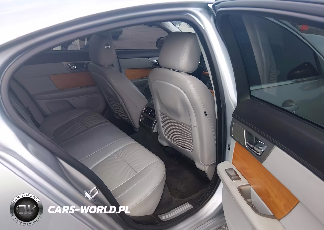 2010 Jaguar Xf VIN:SAJWA0FA6AHR56627 - 8