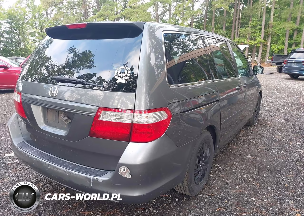 2007 Honda Odyssey Lx VIN:5FNRL382X7B068422 - 4