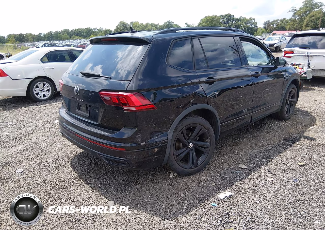 2023 Volkswagen Tiguan 2.0T Se R-Line Black VIN:3VVCB7AX3PM125997 - 4