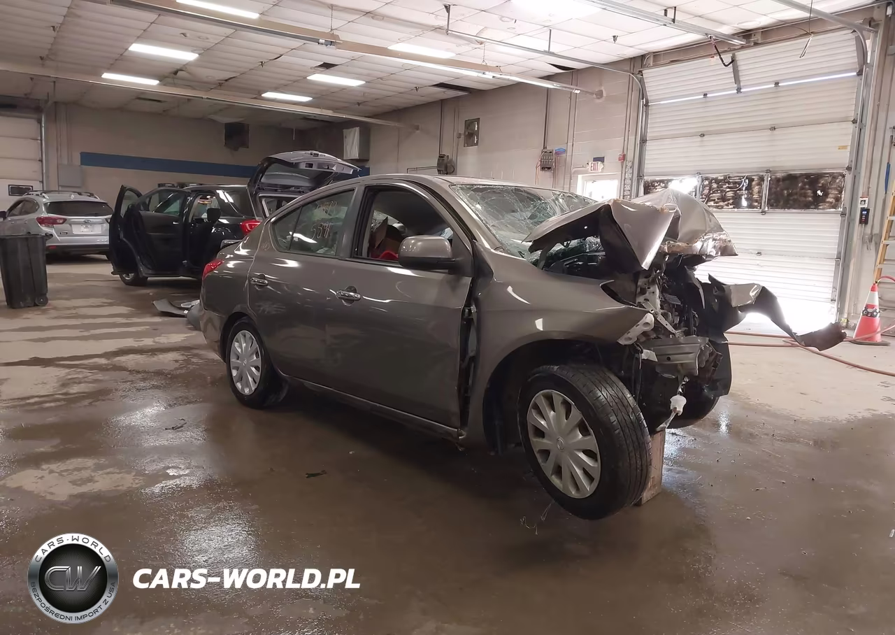 2013 Nissan Versa 1.6 Sv