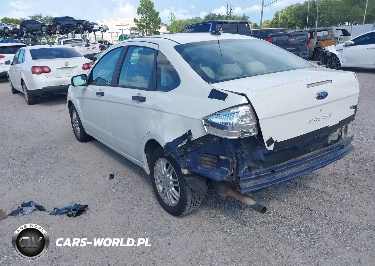 2011 Ford Focus S VIN:1FAHP3EN7BW158765 - 3