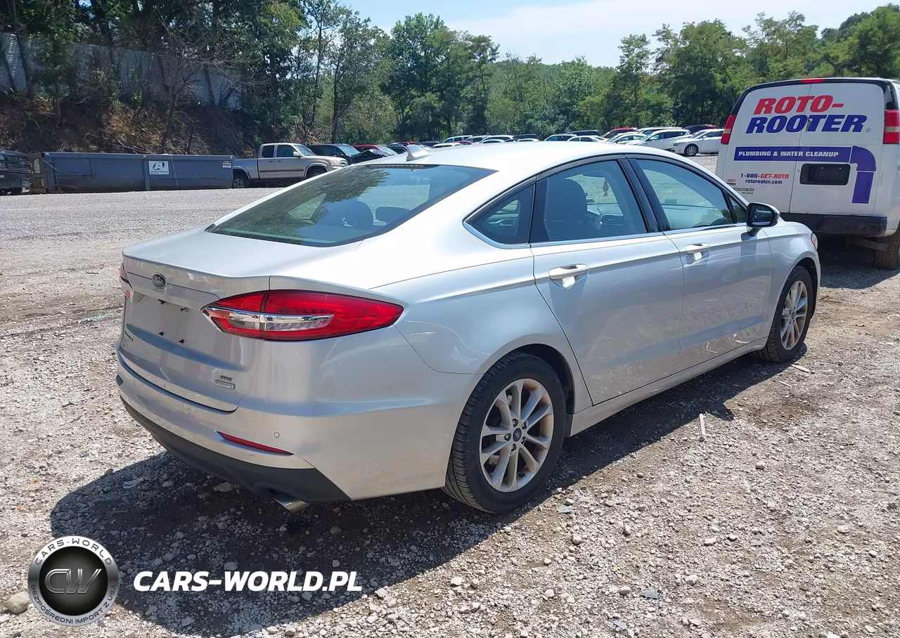 2019 Ford Fusion Se VIN:3FA6P0HD5KR230669 - 4