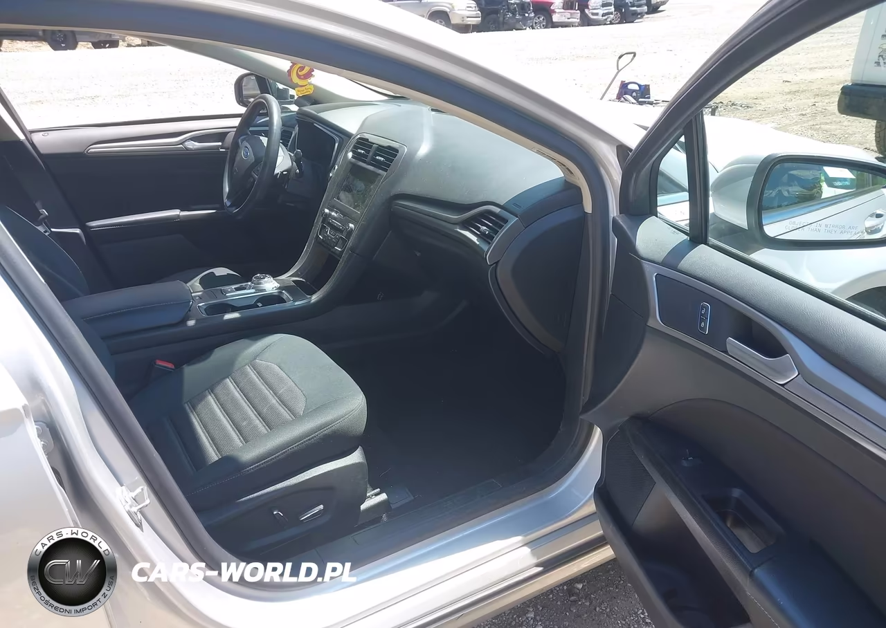 2019 Ford Fusion Se VIN:3FA6P0HD5KR230669 - 5