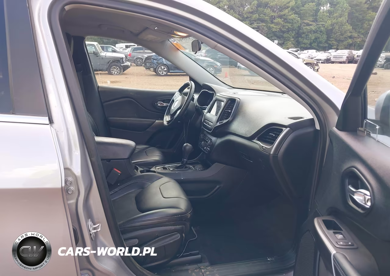 2019 Jeep Cherokee Latitude Plus Fwd VIN:1C4PJLLB9KD176325 - 5