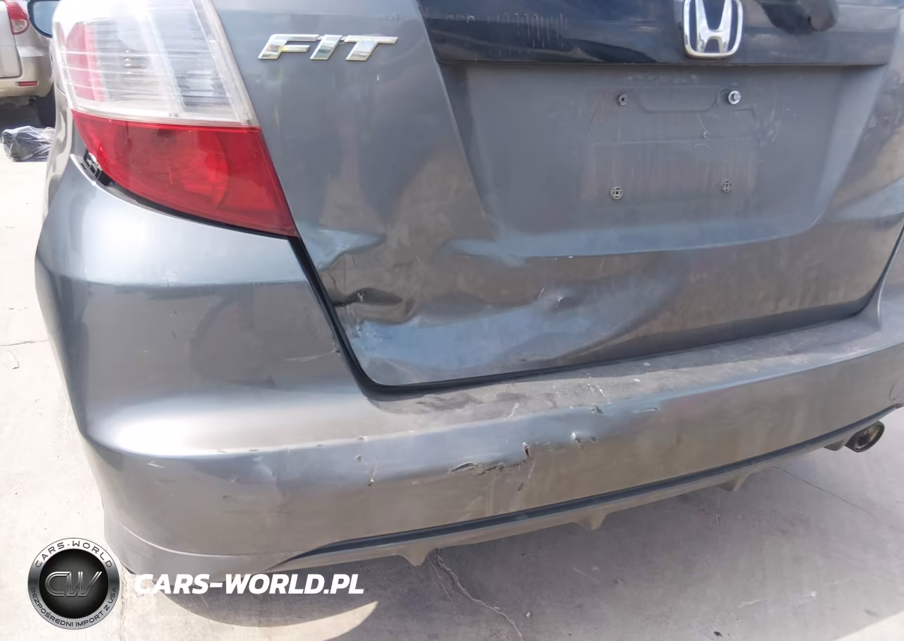 2011 Honda Fit Sport VIN:JHMGE8H52BS011232 - 13
