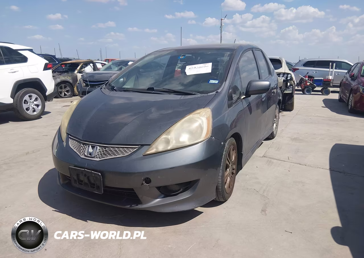 2011 Honda Fit Sport VIN:JHMGE8H52BS011232 - 2