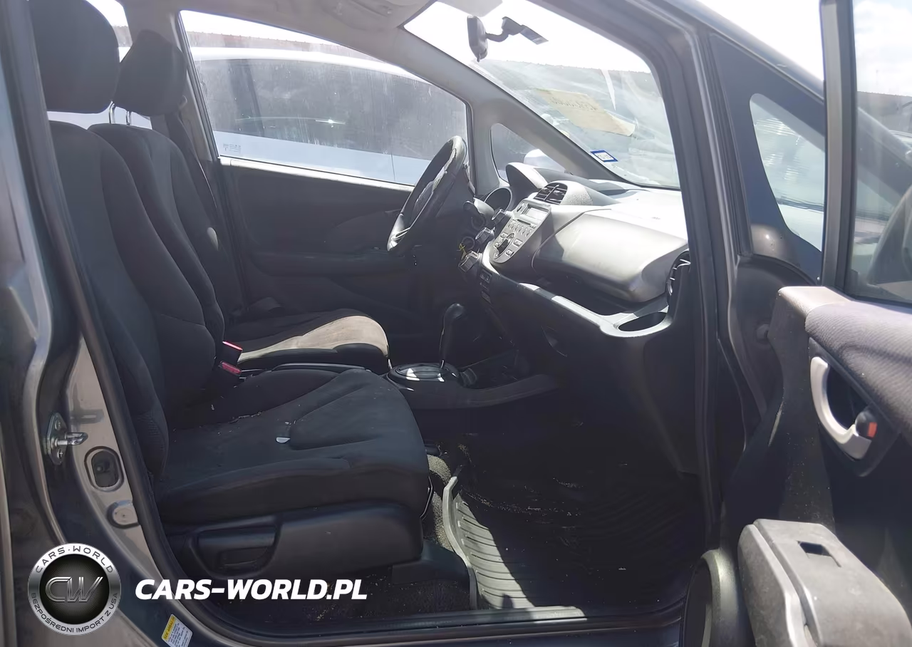 2011 Honda Fit Sport VIN:JHMGE8H52BS011232 - 5
