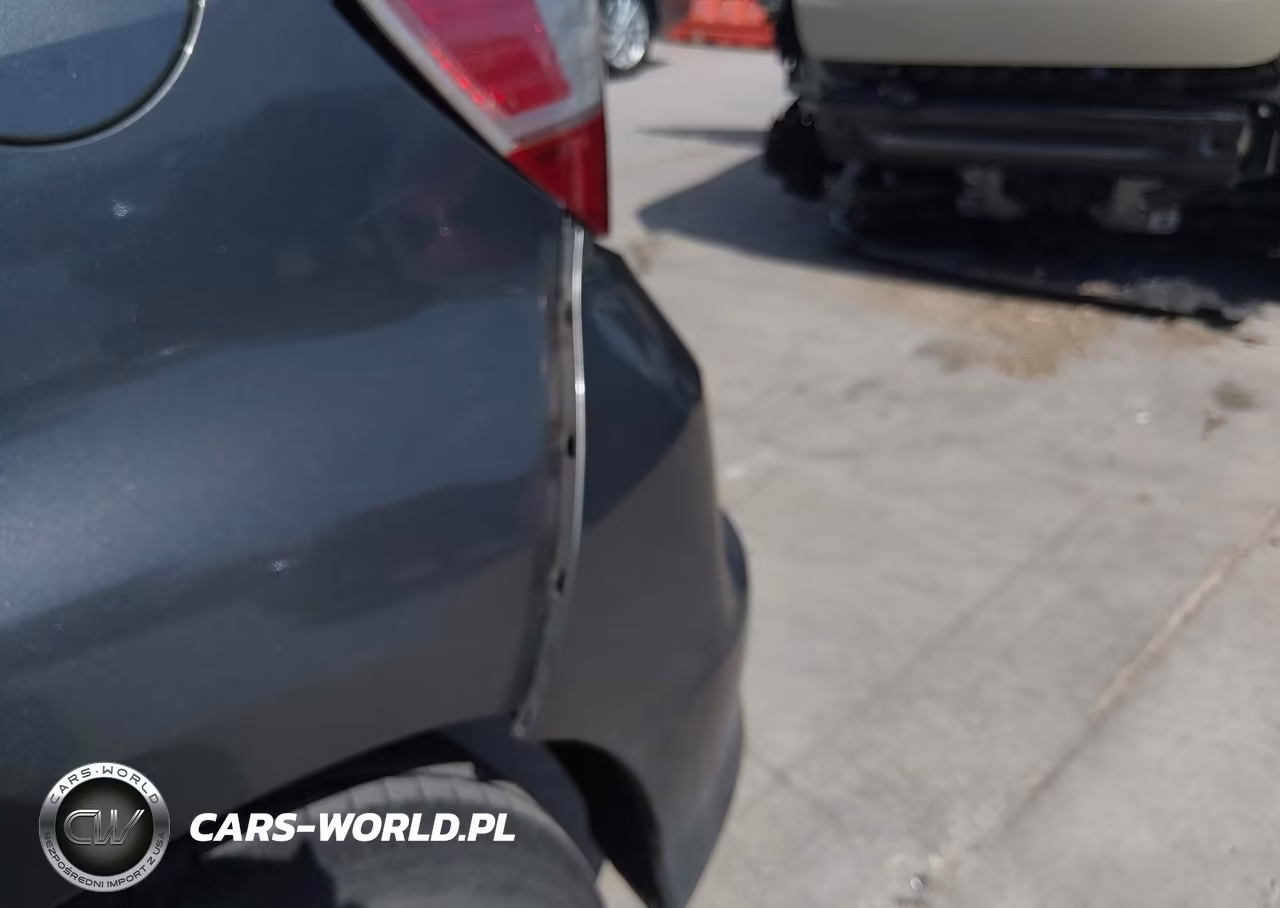 2011 Honda Fit Sport VIN:JHMGE8H52BS011232 - 6